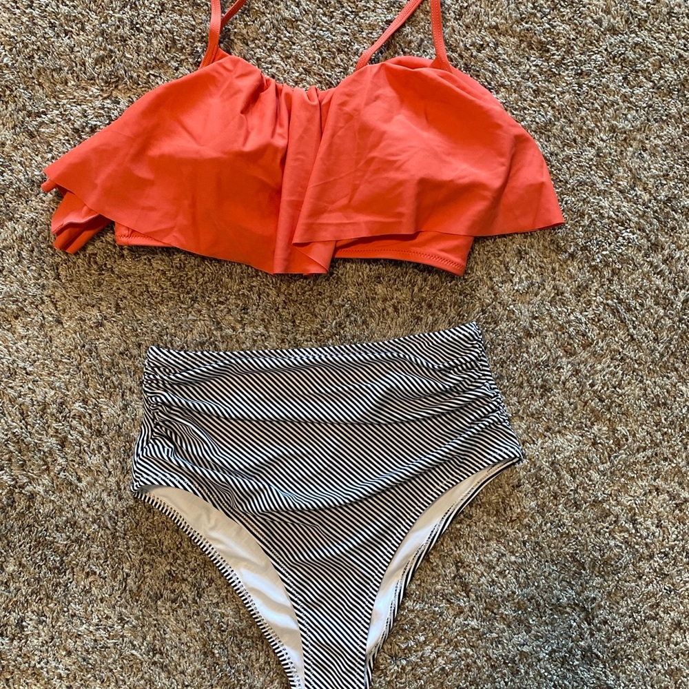Woman’s cupshe bikini NWT